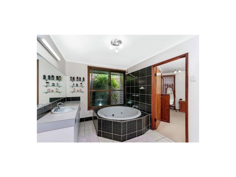 19 Hutchinson Street, Edge Hill QLD 4870