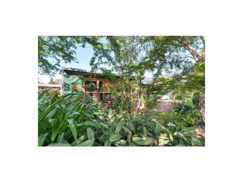 9 Perkins Street, Manoora QLD 4870
