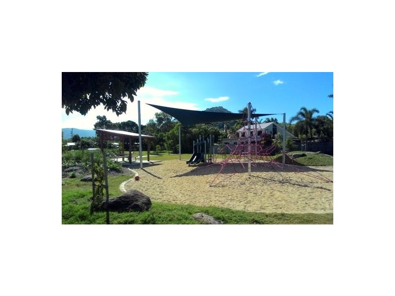 2 Bluecove Circuit, Trinity Park QLD 4879