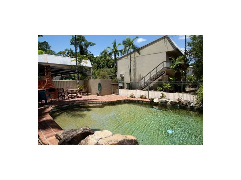 4/2 McPherson Close, Edge Hill QLD 4870