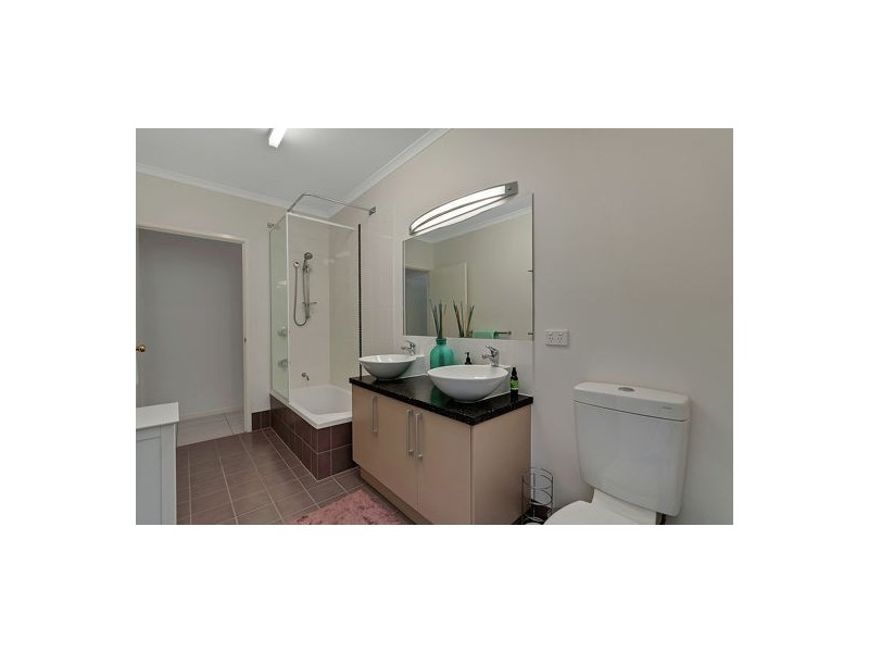 29 Passchendaele Street, Stratford QLD 4870