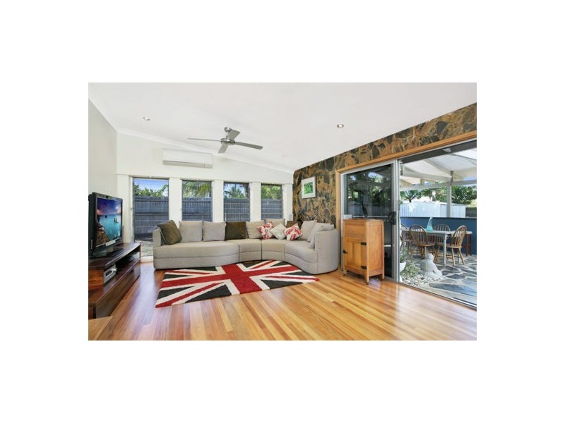 7 Cassia Street, Holloways Beach QLD 4878