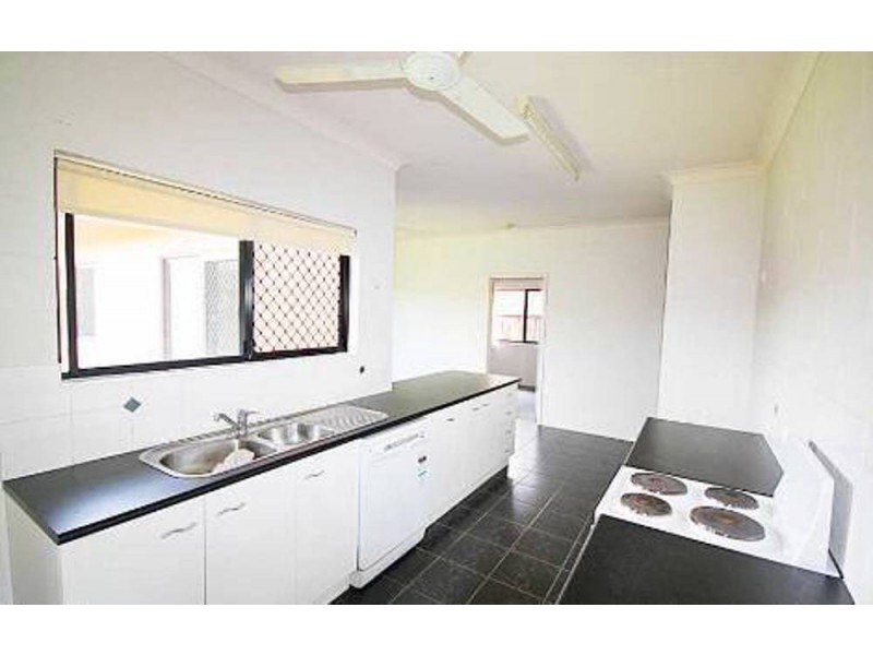 8 Avondale Street, Mount Sheridan QLD 4868