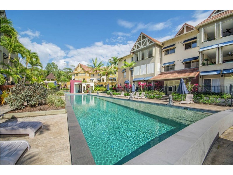 816/2 Greenslopes Street, Cairns North QLD 4870