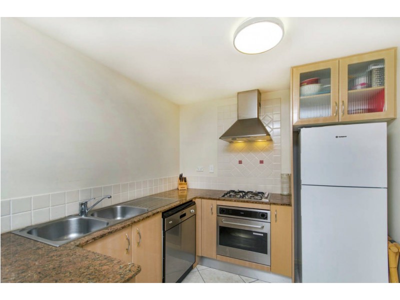 816/2 Greenslopes Street, Cairns North QLD 4870