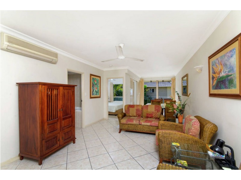 816/2 Greenslopes Street, Cairns North QLD 4870