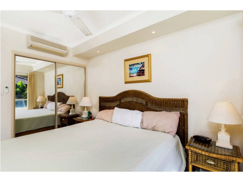 816/2 Greenslopes Street, Cairns North QLD 4870