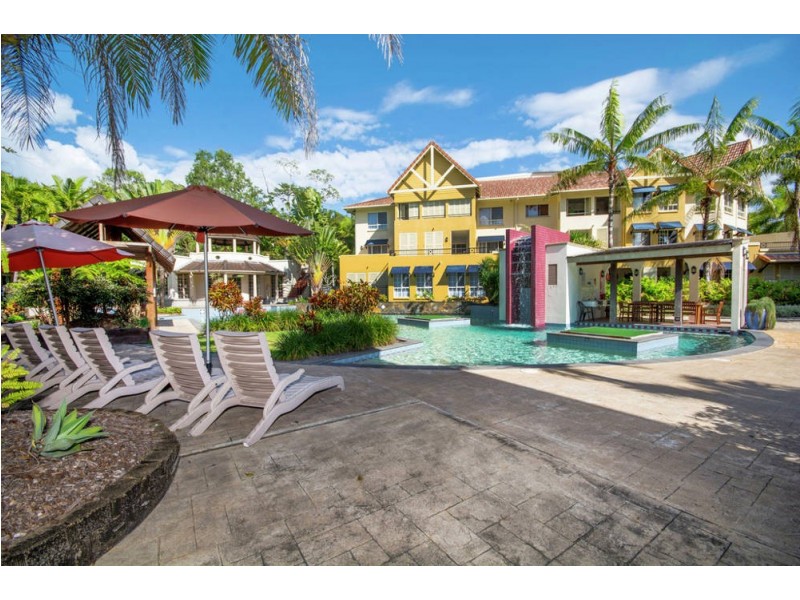 816/2 Greenslopes Street, Cairns North QLD 4870