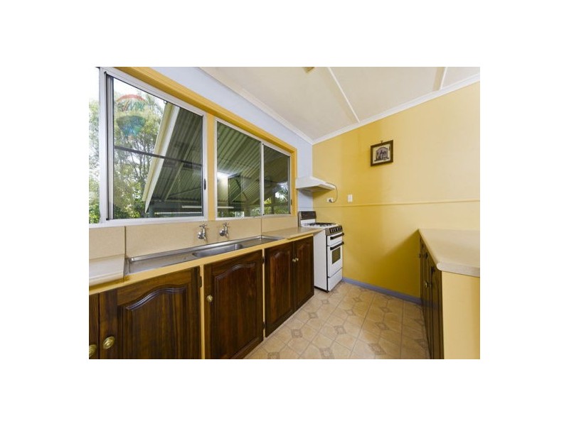 8 Dollisson Street, Manunda QLD 4870