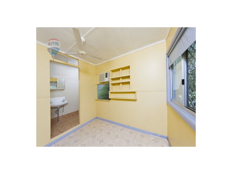 8 Dollisson Street, Manunda QLD 4870