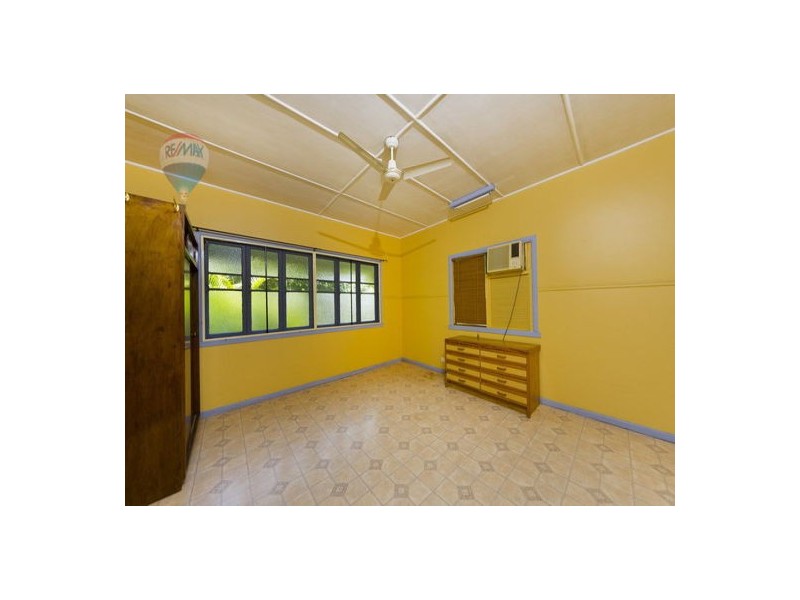 8 Dollisson Street, Manunda QLD 4870