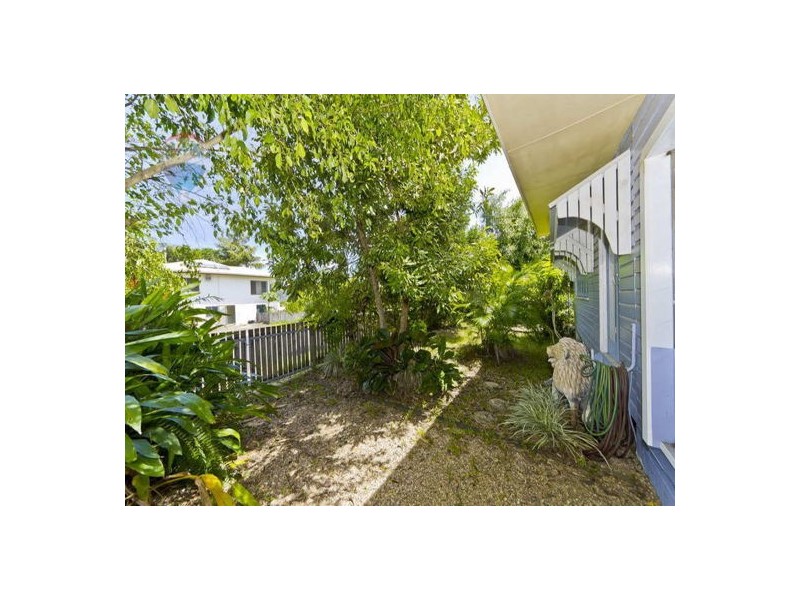 8 Dollisson Street, Manunda QLD 4870