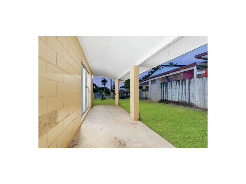 4 Maina Street, Woree QLD 4868