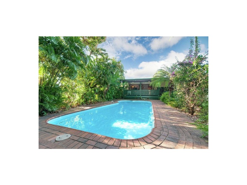 23 Walnut Street, Holloways Beach QLD 4878