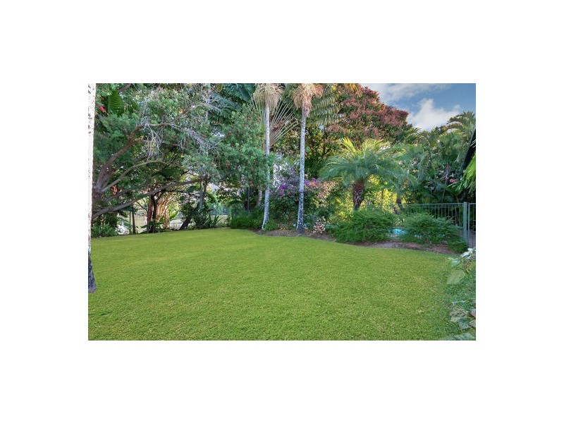 23 Walnut Street, Holloways Beach QLD 4878