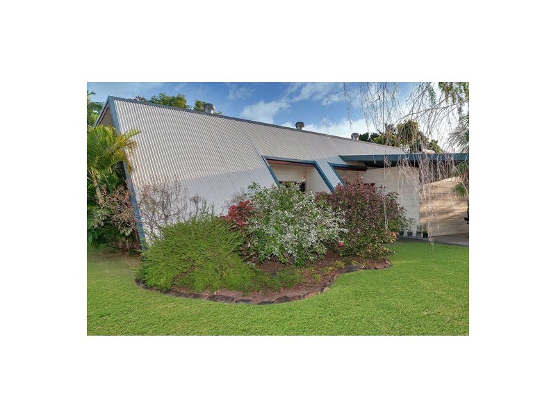23 Walnut Street, Holloways Beach QLD 4878