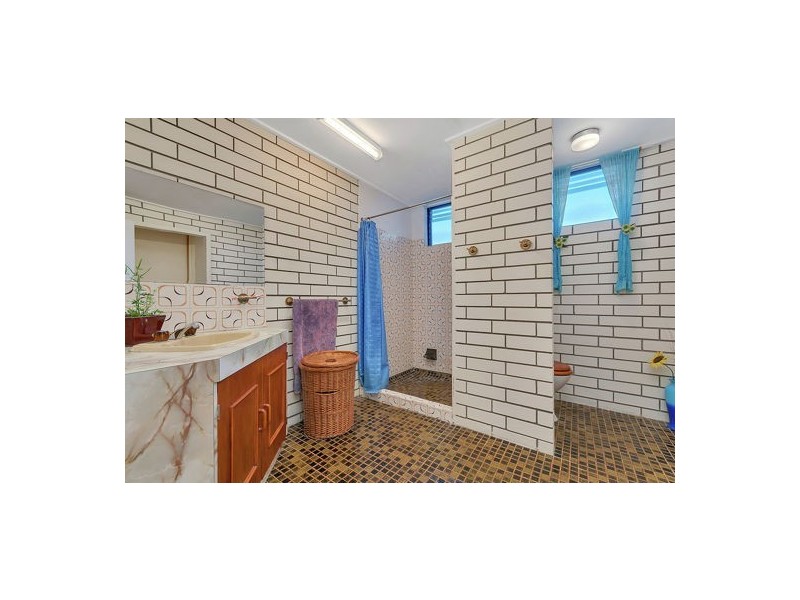 23 Walnut Street, Holloways Beach QLD 4878