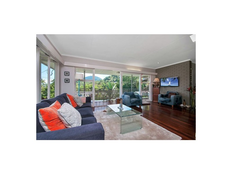 80 Hillview Crescent, Whitfield QLD 4870