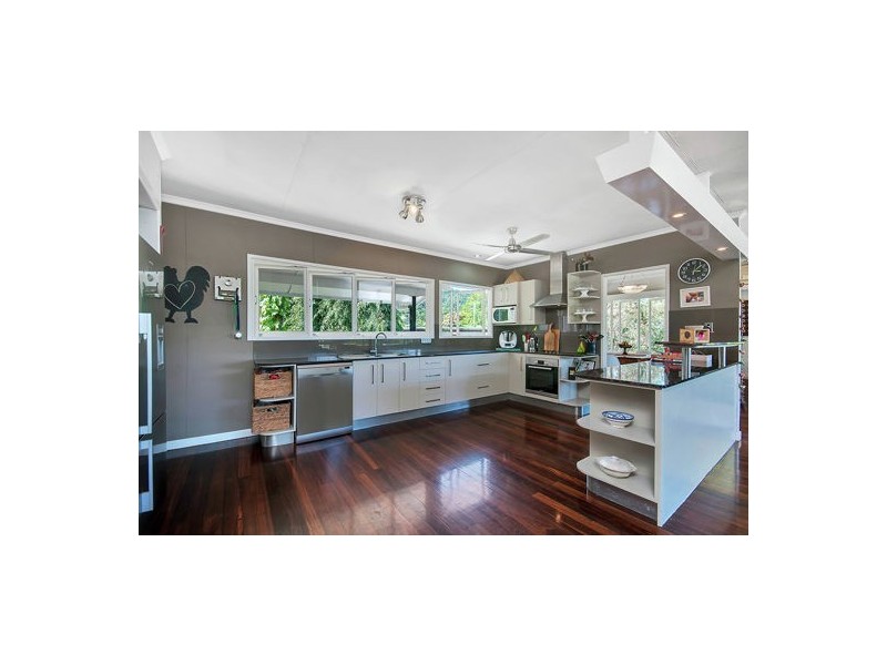 80 Hillview Crescent, Whitfield QLD 4870
