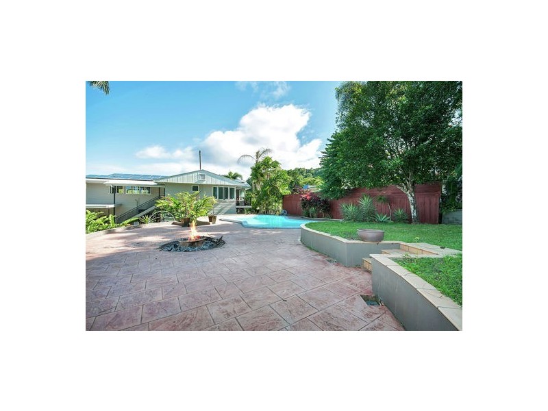 80 Hillview Crescent, Whitfield QLD 4870