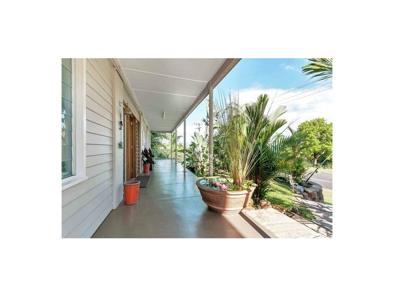 80 Hillview Crescent, Whitfield QLD 4870