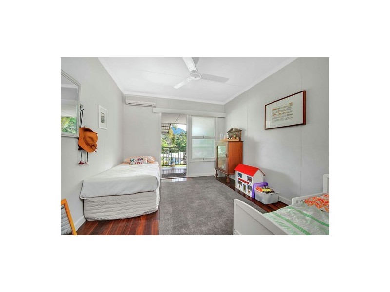 80 Hillview Crescent, Whitfield QLD 4870