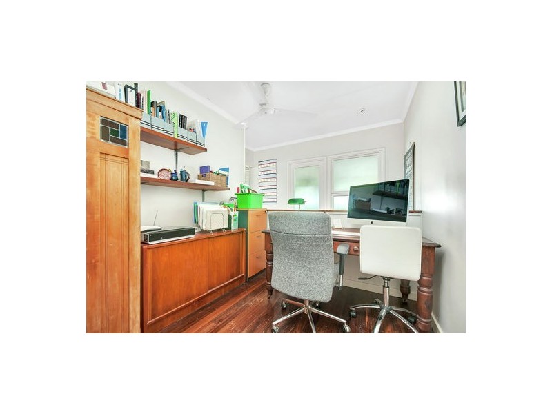 80 Hillview Crescent, Whitfield QLD 4870