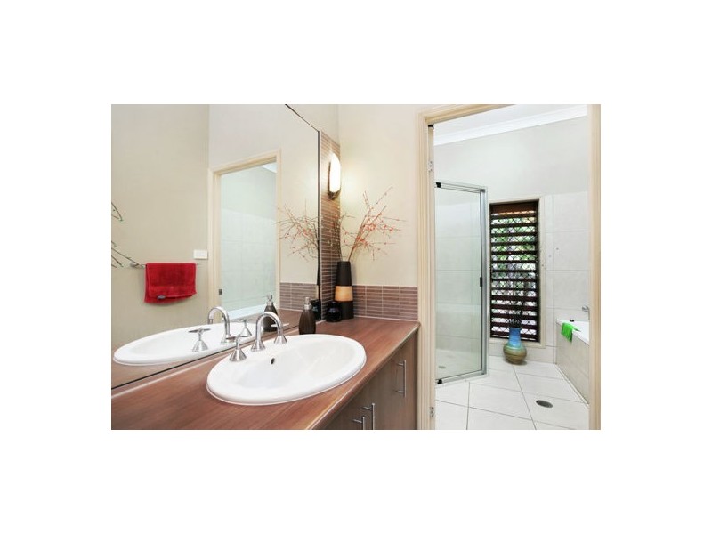 49 The Peak Road, Brinsmead QLD 4870