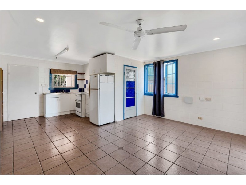 12c Allan Street, Cairns City QLD 4870
