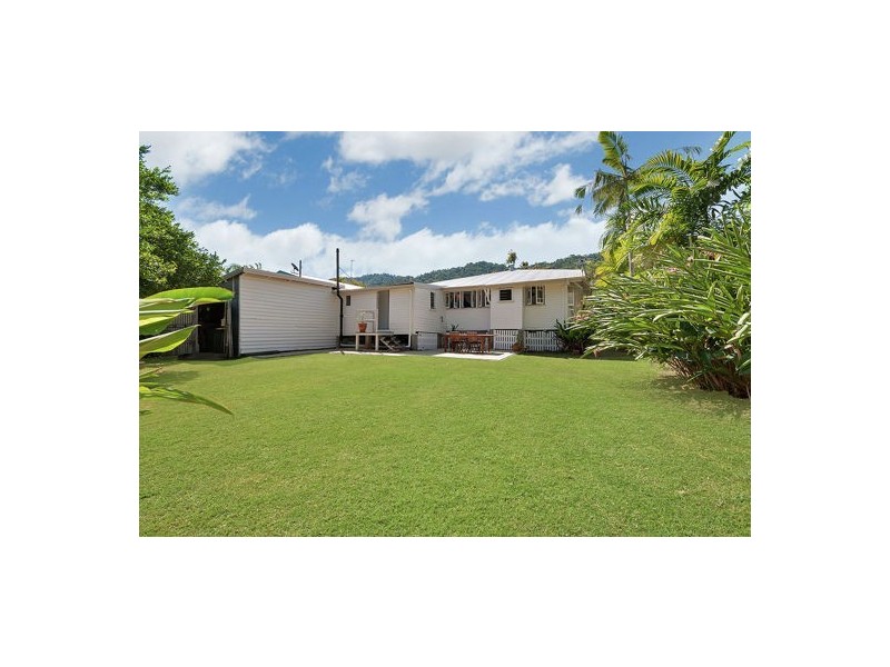 7 Hall Street, Edge Hill QLD 4870