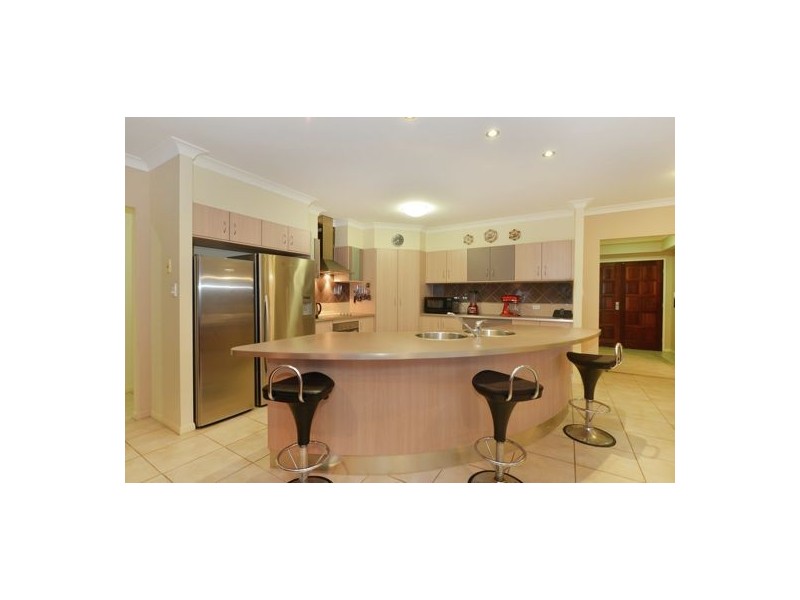 7 Kawana Street, Caravonica QLD 4878