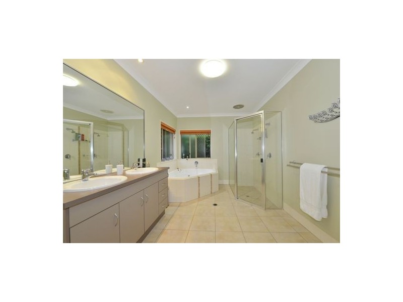 7 Kawana Street, Caravonica QLD 4878