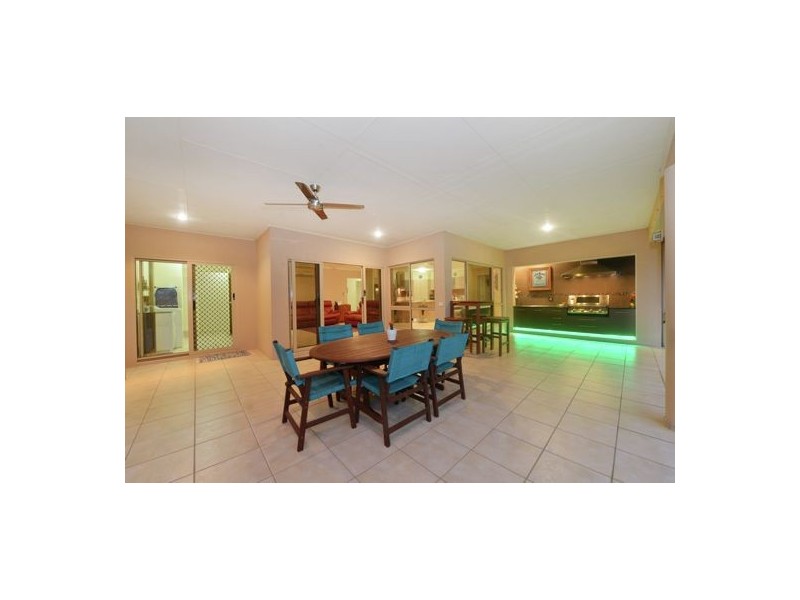 7 Kawana Street, Caravonica QLD 4878