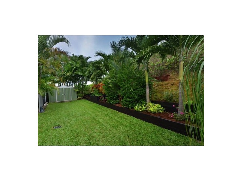 7 Kawana Street, Caravonica QLD 4878