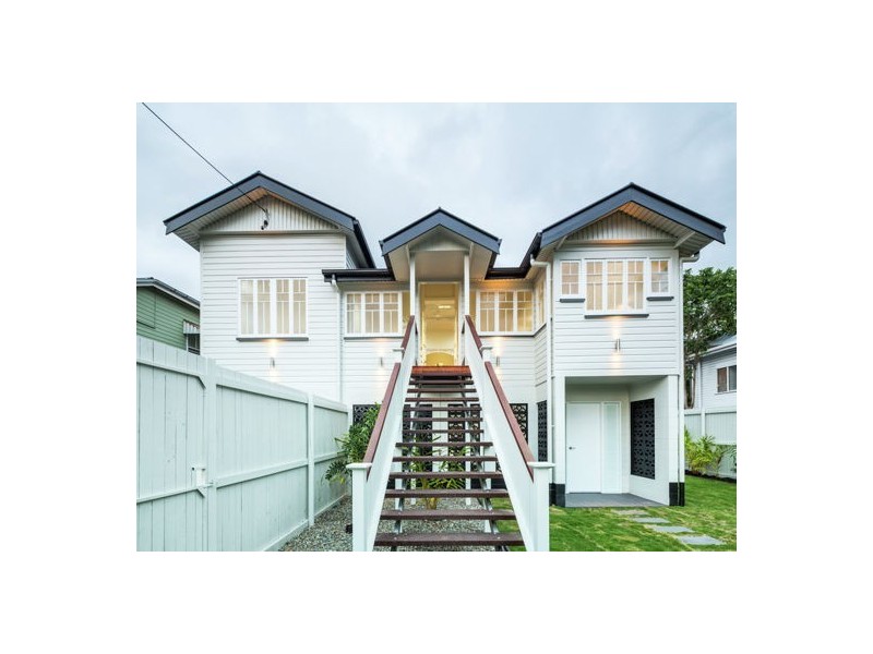 301 Mcleod Street, Cairns North QLD 4870