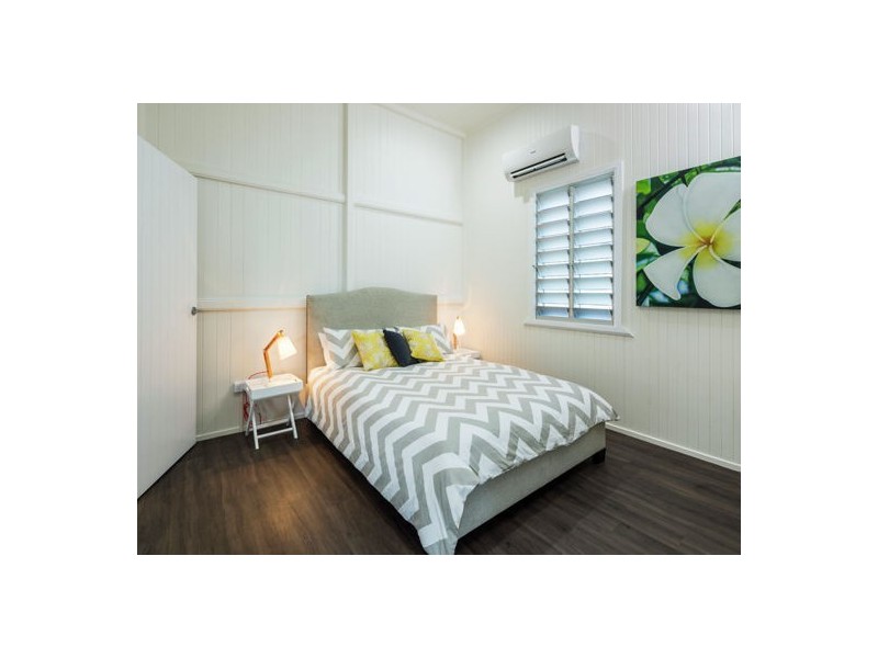 301 Mcleod Street, Cairns North QLD 4870