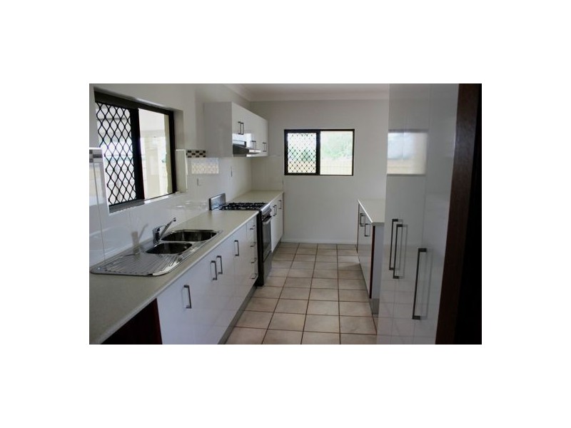 3 Amarina Close, Caravonica QLD 4878