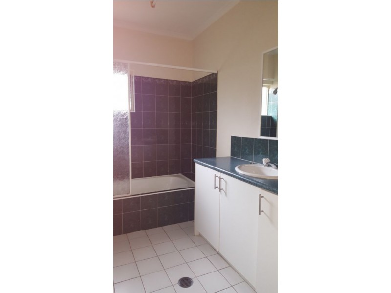 54 Silky Oak Court, Mooroobool QLD 4870