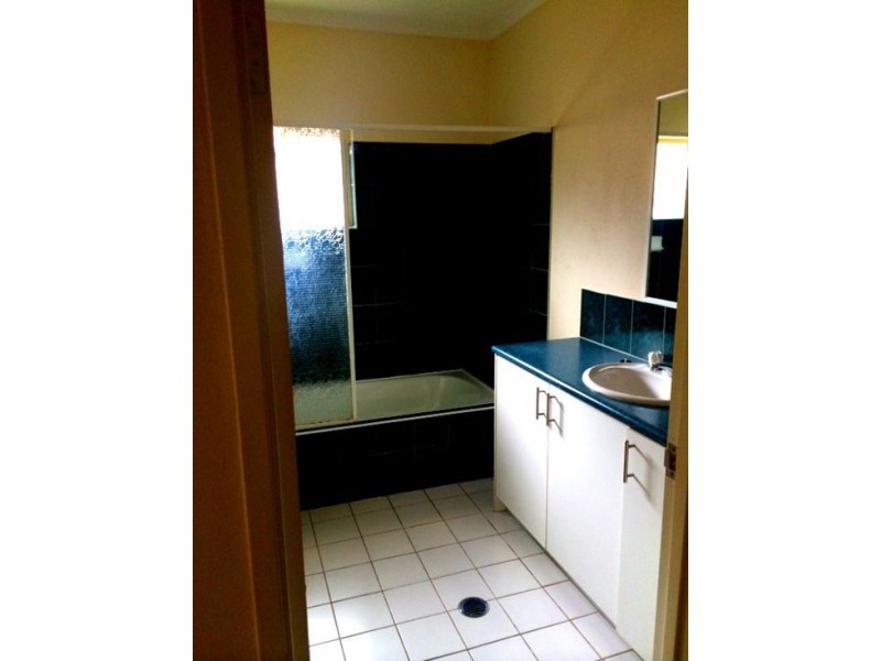 54 Silky Oak Court, Mooroobool QLD 4870