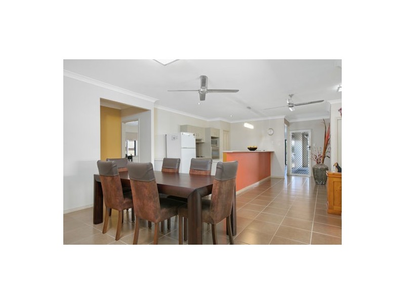 6 Starr Close, Bentley Park QLD 4869