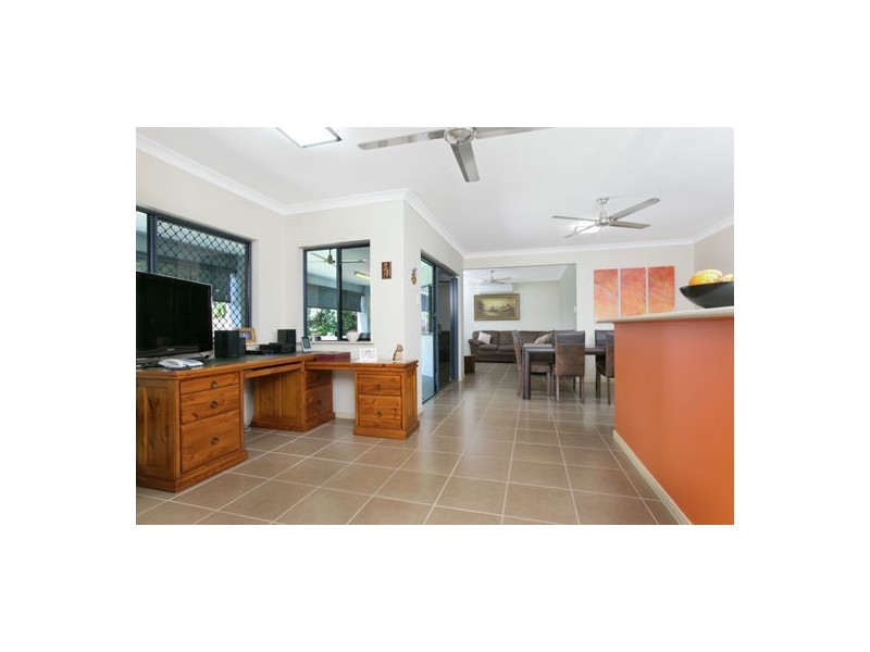 6 Starr Close, Bentley Park QLD 4869