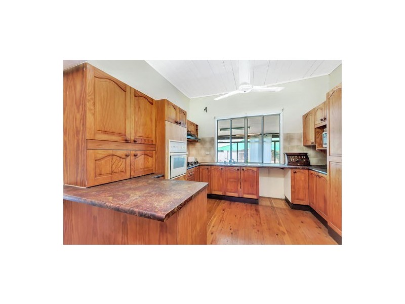 7 David Street, Manunda QLD 4870