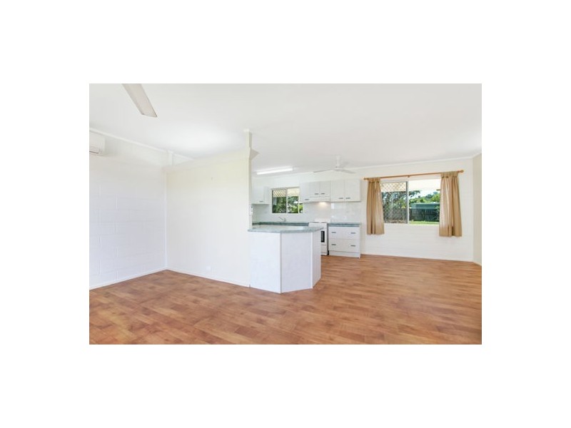 8 Amethyst Street, Bayview Heights QLD 4868