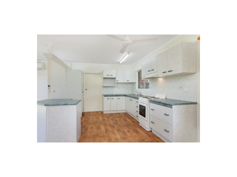 8 Amethyst Street, Bayview Heights QLD 4868