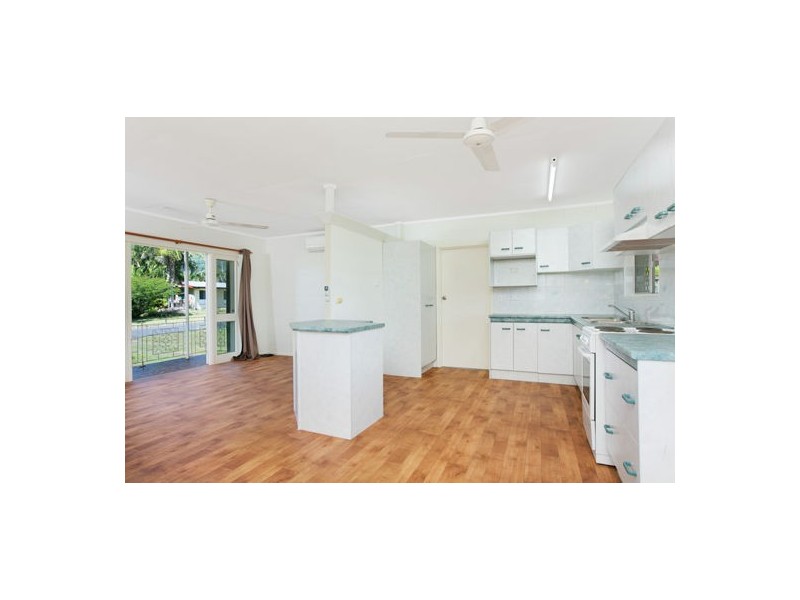 8 Amethyst Street, Bayview Heights QLD 4868