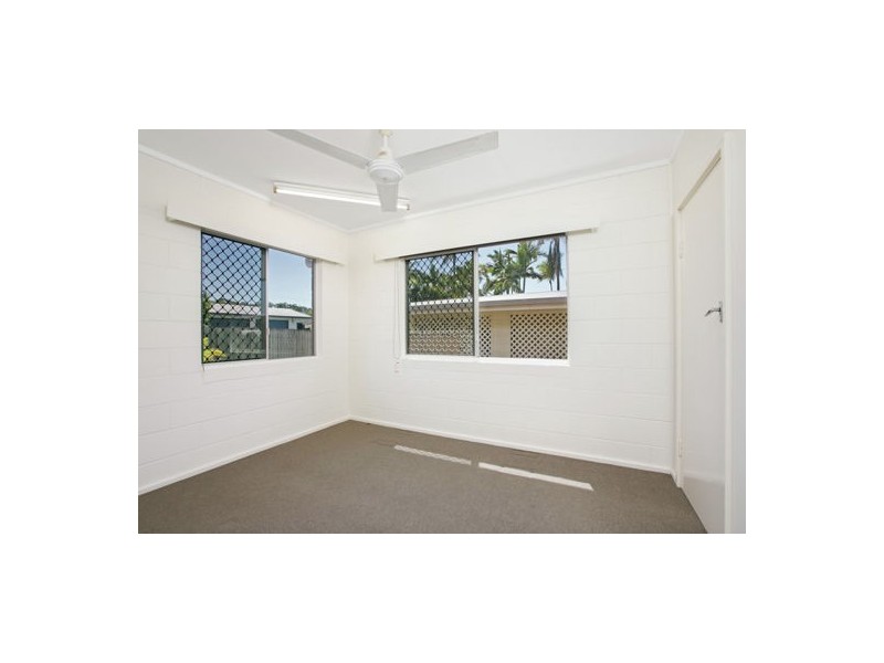 8 Amethyst Street, Bayview Heights QLD 4868