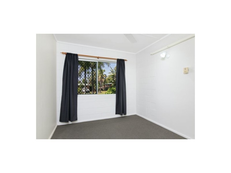 8 Amethyst Street, Bayview Heights QLD 4868