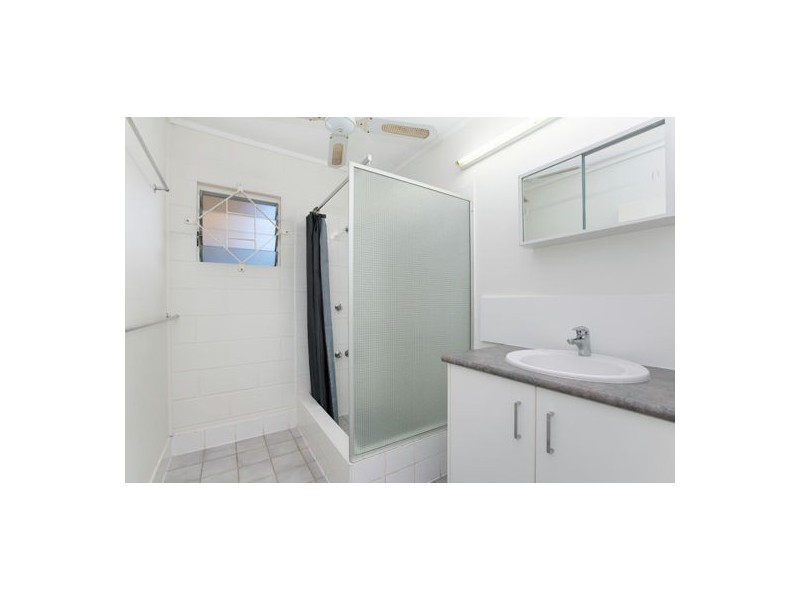8 Amethyst Street, Bayview Heights QLD 4868