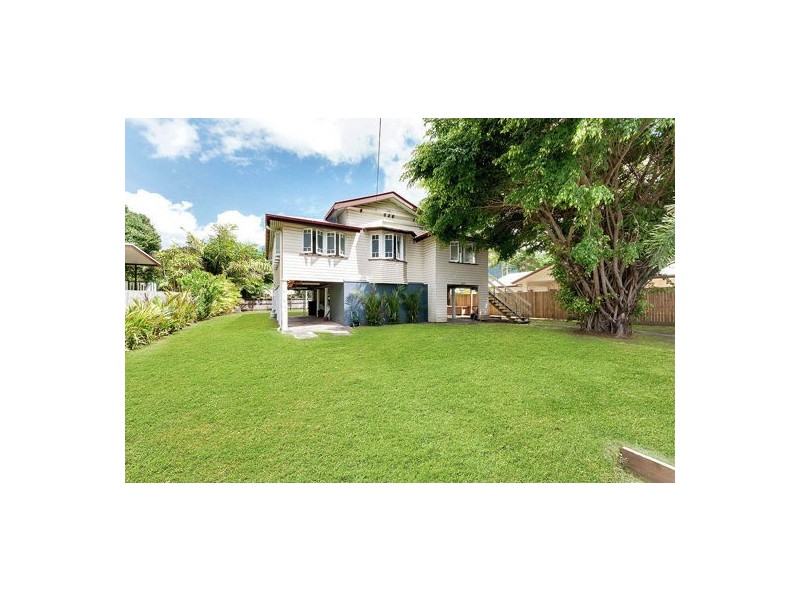 283 Pease Street, Edge Hill QLD 4870