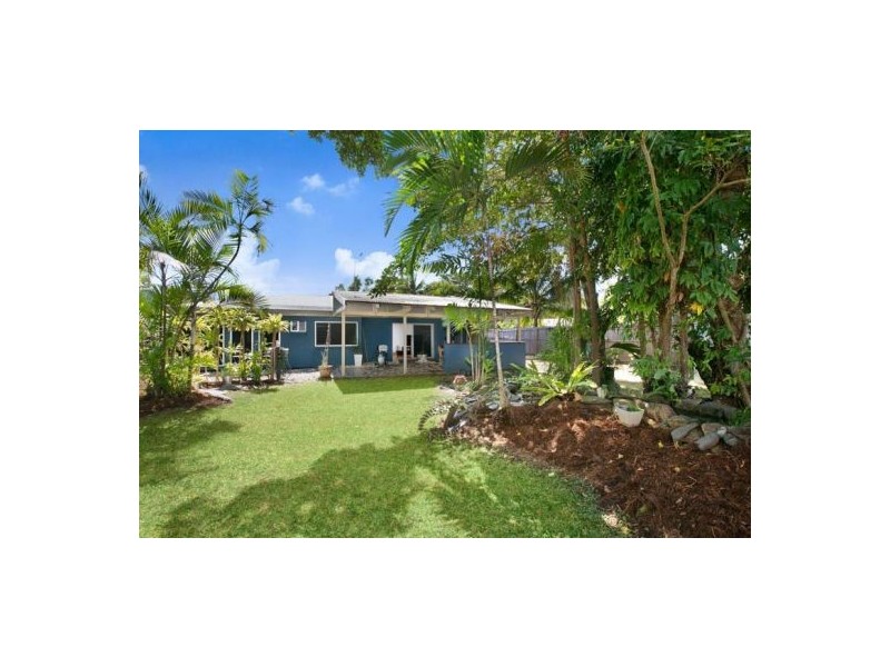 7 Cassia Street, Holloways Beach QLD 4878